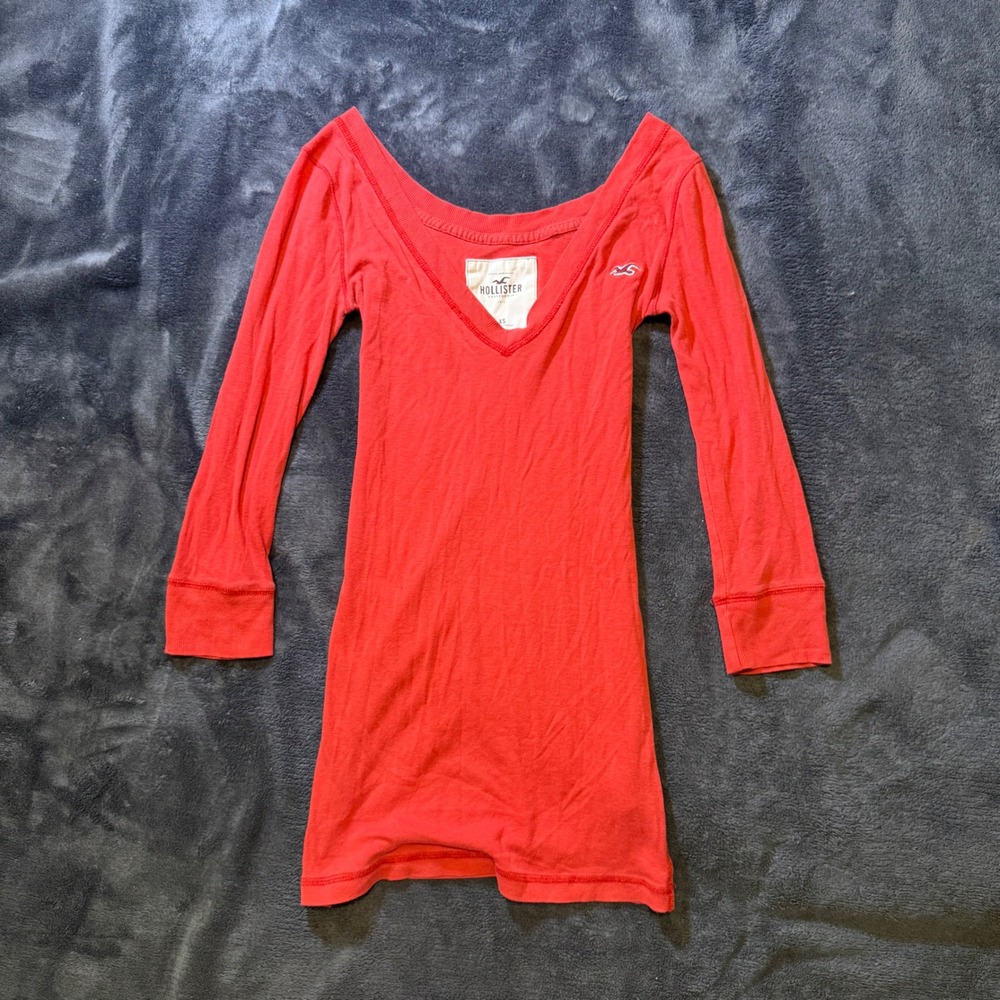 Hollister Womens XS Red Deep V-Neck Long Sleeve Slim Fit T-Shirt Y2K Logo